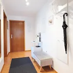 Lichtdurchflutende Wohnoase-kamin-ruhig-kostenloser Parkplatz- 24-7 Self Check-in, Bis Zu 5 Personen, Sehr Geraeumig Appartamento Paderborn