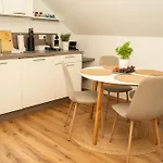 Appartement Lichtdurchflutende Wohnoase-kamin-ruhig-kostenloser Parkplatz- 24-7 Self Check-in, Bis Zu 5 Personen, Sehr Geraeumig