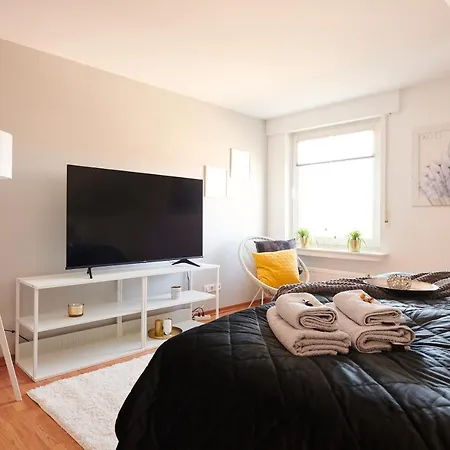 Lichtdurchflutende Wohnoase-stilvoll-ruhig-kostenloser Parkplatz- 24-7 Self Check-in, Bis Zu 5 Personen, Sehr Geraeumig Paderborn