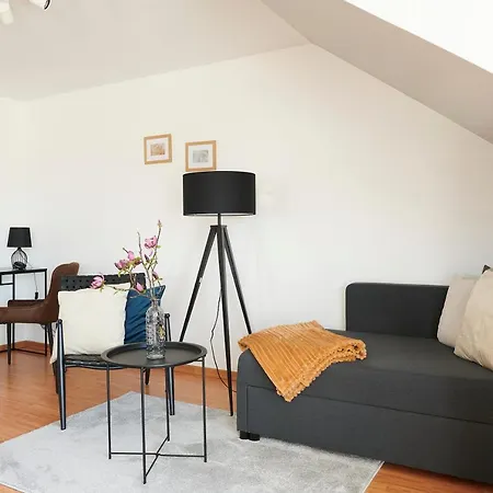 Lichtdurchflutende Wohnoase-stilvoll-ruhig-kostenloser Parkplatz- 24-7 Self Check-in, Bis Zu 5 Personen, Sehr Geraeumig Apartmán *