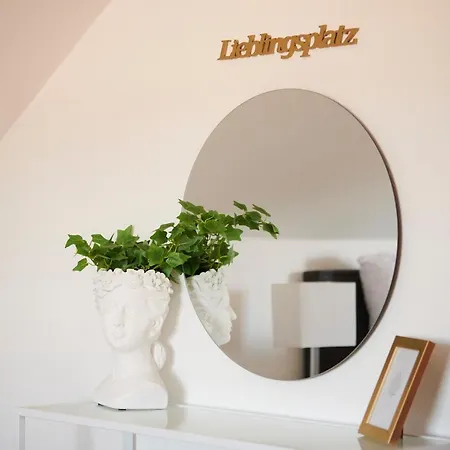 Lichtdurchflutende Wohnoase-kamin-ruhig-kostenloser Parkplatz- 24-7 Self Check-in, Bis Zu 5 Personen, Sehr Geraeumig Апартаменты Падерборн