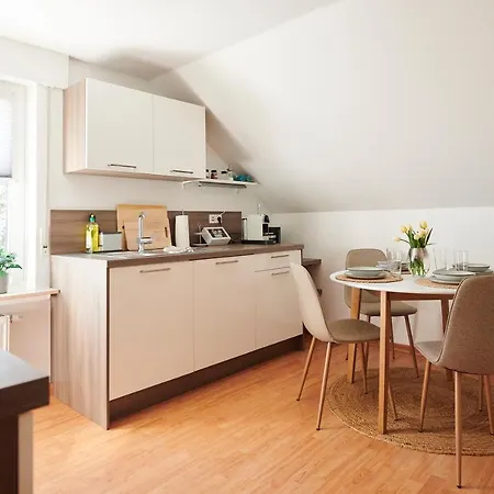 Apartmán Lichtdurchflutende Wohnoase-stilvoll-ruhig-kostenloser Parkplatz- 24-7 Self Check-in, Bis Zu 5 Personen, Sehr Geraeumig