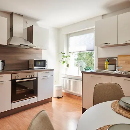 Apartmán Lichtdurchflutende Wohnoase-Stilvoll-Ruhig-Kostenloser Parkplatz- 24-7 Self Check-In, Langzeit- Bis Zu 5 Personen Paderborn