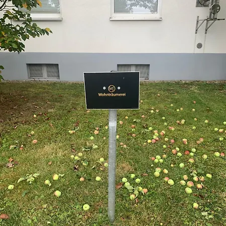 Helle Wohlfuehloase -Kamin- Ruhig Gelegen - Eigener Parkplatz- Self Check In-Bis Zu 5 Personen-Schoene Wohngegend *