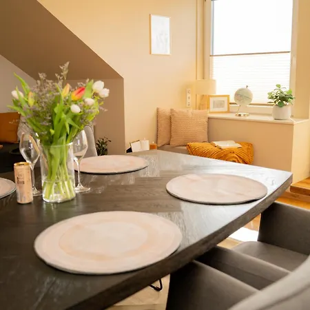 Appartement Helle Wohlfuehloase -Kamin- Ruhig Gelegen - Eigener Parkplatz- Self Check In-Bis Zu 5 Personen-Schoene Wohngegend Paderborn