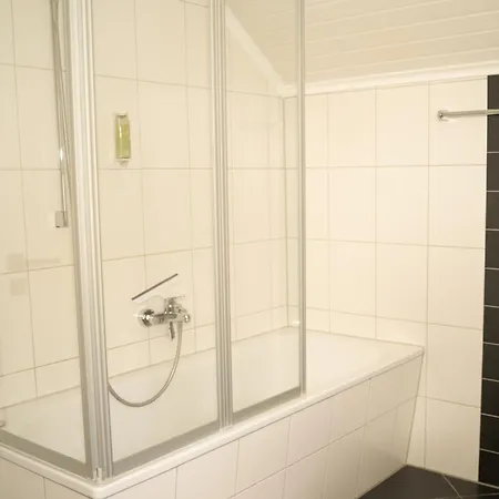 公寓 Lichtdurchflutende Wohnoase-kamin-ruhig-kostenloser Parkplatz- 24-7 Self Check-in, Bis Zu 5 Personen, Sehr Geraeumig 帕德博恩