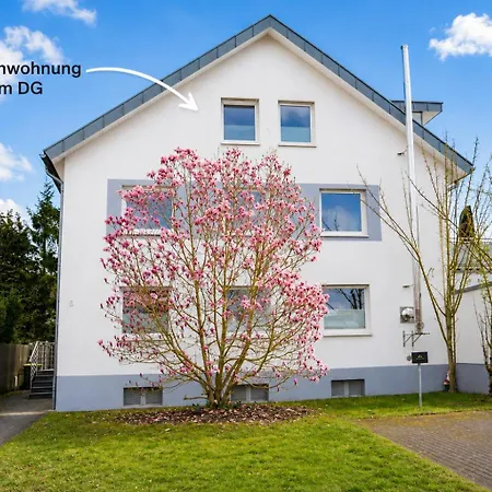 Grosszuegige Wohlfuehloase- Kamin - Ruhige Lage - Eigener Parkplatz *