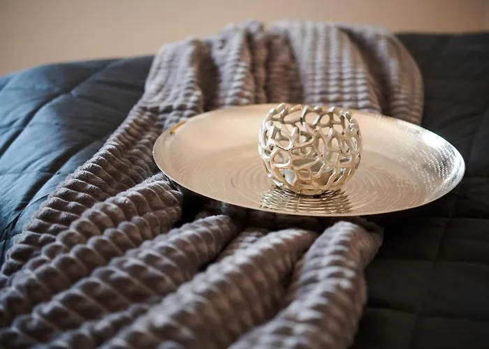 Lichtdurchflutende Wohnoase-stilvoll-ruhig-kostenloser Parkplatz- 24-7 Self Check-in, Bis Zu 5 Personen, Sehr Geraeumig Daire