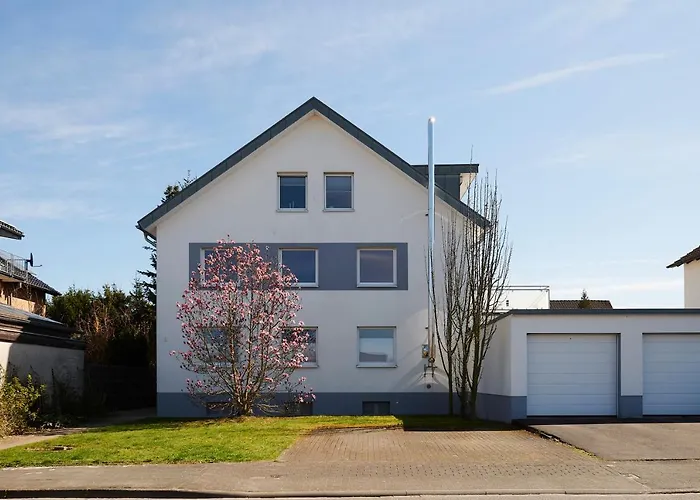 Lichtdurchflutende Wohnoase-stilvoll-ruhig-kostenloser Parkplatz- 24-7 Self Check-in, Bis Zu 5 Personen, Sehr Geraeumig 帕德博恩