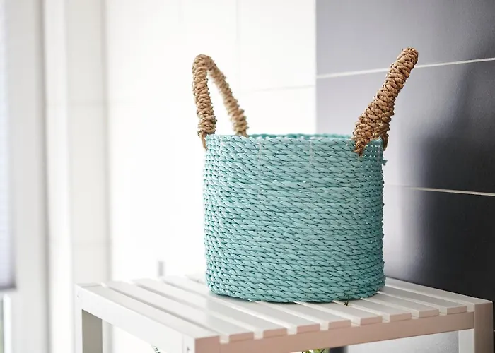 Lichtdurchflutende Wohnoase-stilvoll-ruhig-kostenloser Parkplatz- 24-7 Self Check-in, Bis Zu 5 Personen, Sehr Geraeumig *